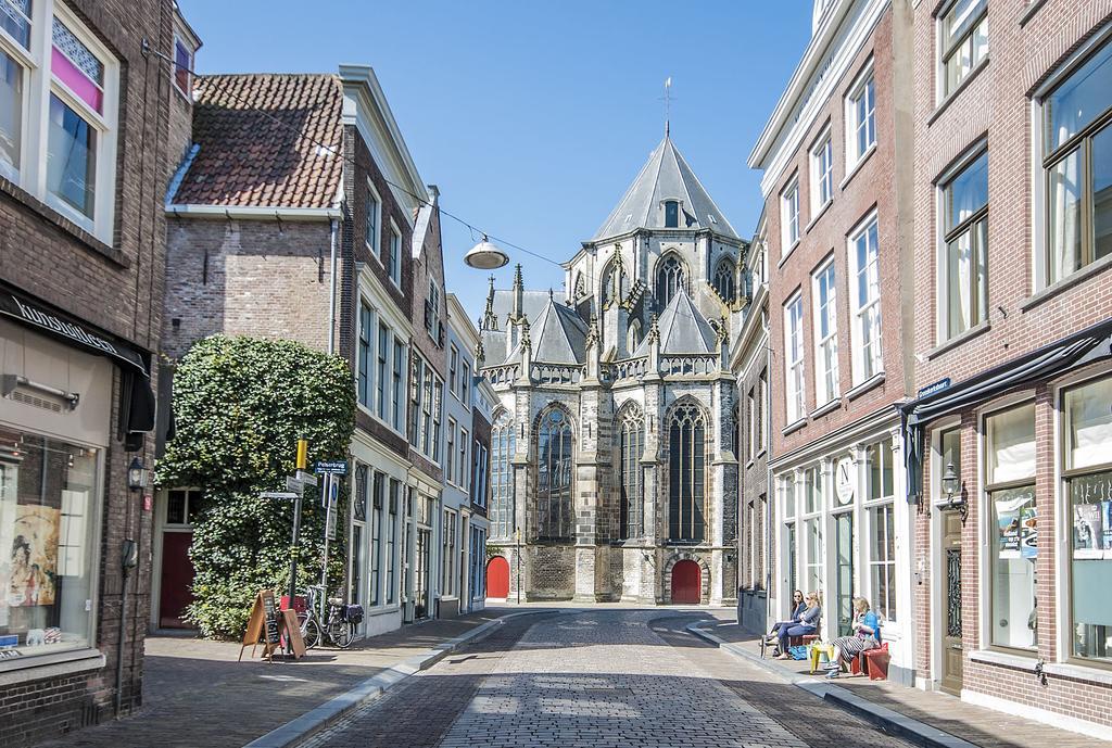 Bed and Breakfast Blom Aan De Gracht Dordrecht Esterno foto