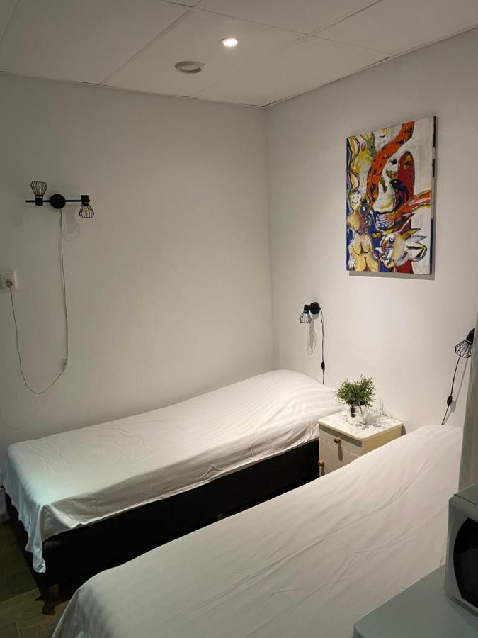 Bed and Breakfast Blom Aan De Gracht Dordrecht Esterno foto