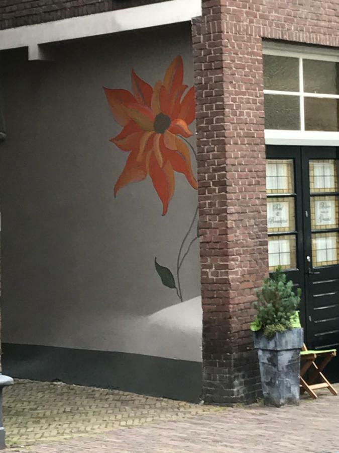 Bed and Breakfast Blom Aan De Gracht Dordrecht Esterno foto